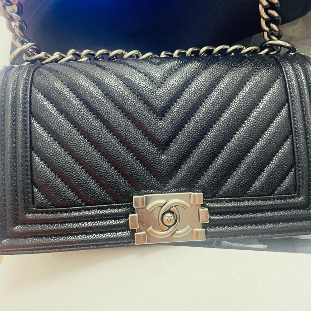 🖤😍 Chanel Boy bag Black Chevron Vegan Leather Shoulder Bag